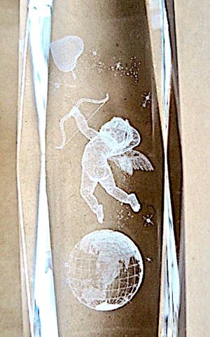 Niet of onleesbaar gesigneerd - Cupido/Amor schiet pijl in het Hart -3D kristal lasergravure - Diamantgeslepen kopen? Bied vanaf 1!