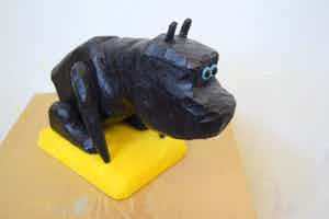 Peter Bastiaanssen - Zittend hondje zonder titel verkocht voor € 70!