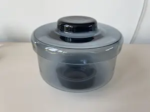 Floris Meydam - Staablauwe glazen koekdoos kopen? Bied vanaf 40!