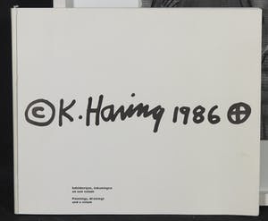 Keith Haring - Originele tekening op boekcover (incl. tentoonstellingscatalogus) - Ingelijst kopen? Bied vanaf 1!