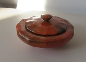 Arnhemsche Fayencefabriek - Art deco oranje zwarte platelen Bonbonniere of suikerpot kopen? Bied vanaf 25!