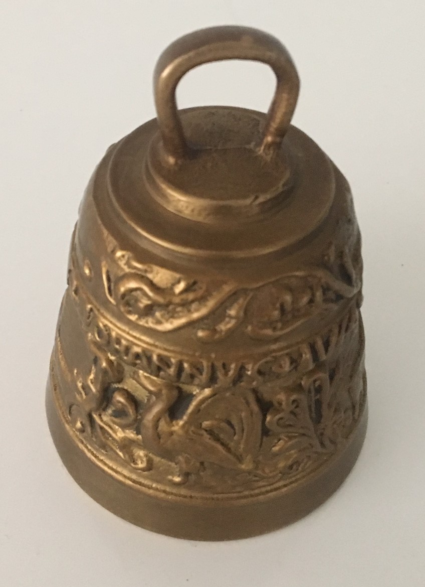 Niet of onleesbaar gesigneerd - Antieke begin 20e eeuwse bronzen kerkbel kopen? Bied vanaf 1!