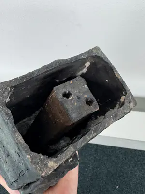 Mieke Oldenburg - Brons, Zittend vrouwfiguur kopen? Bied vanaf 300!