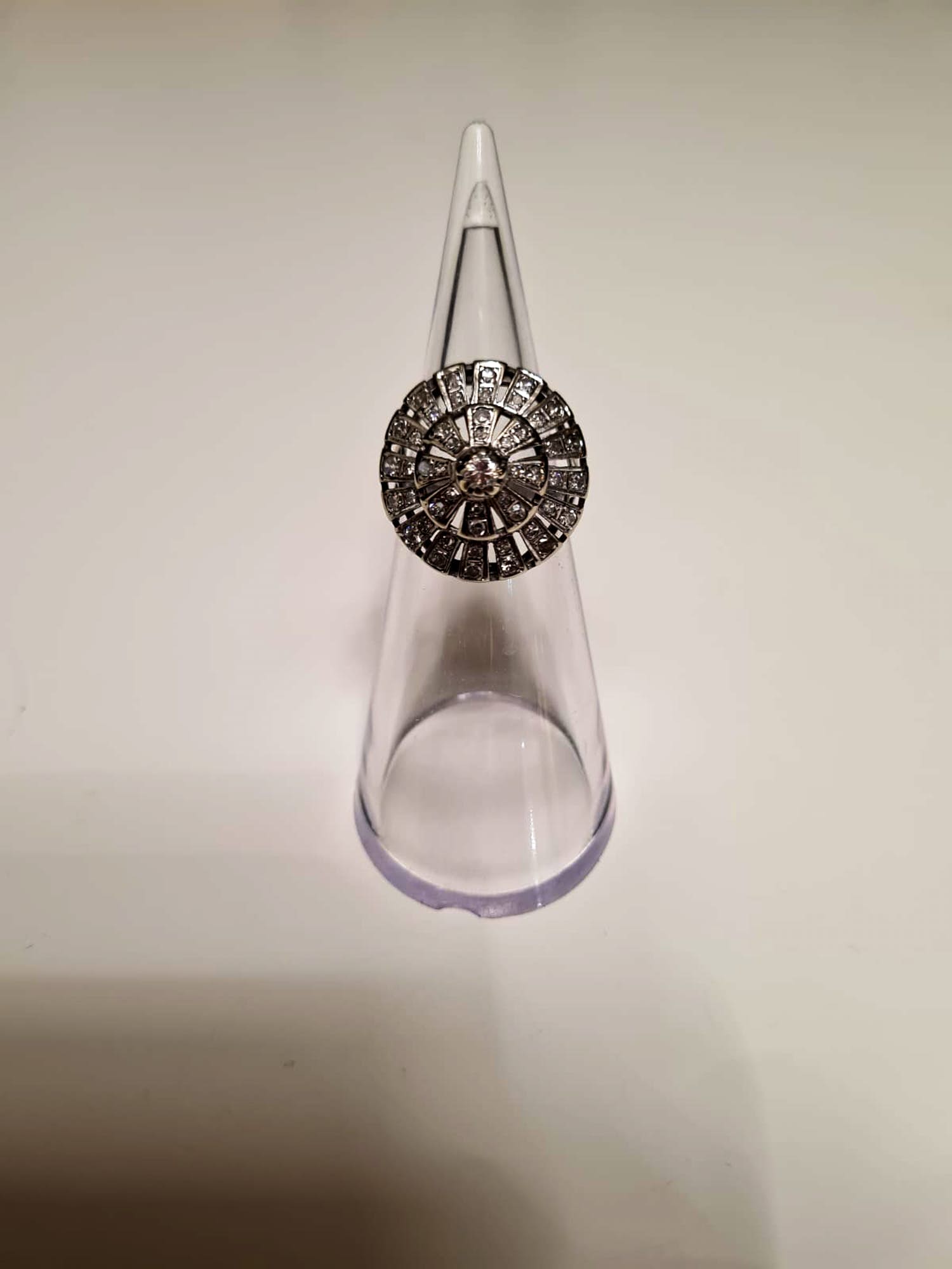 Niet of onleesbaar gesigneerd - witgouden ring kopen? Bied vanaf 1074!