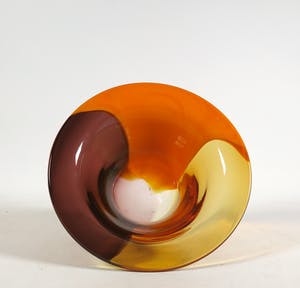 Bernard Heesen - Glas, Driekleurige schaal kopen? Bied vanaf 1!