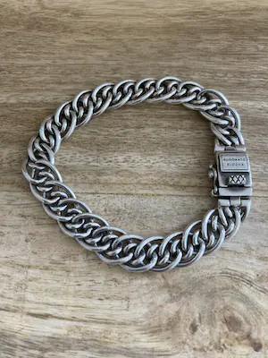 Zilveren Boeddha To Boeddha armband met bakslot en veiligheidsachtje kopen? Bied vanaf 115!