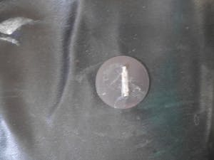Niet of onleesbaar gesigneerd - Damien Hirst- broche kopen? Bied vanaf 5!