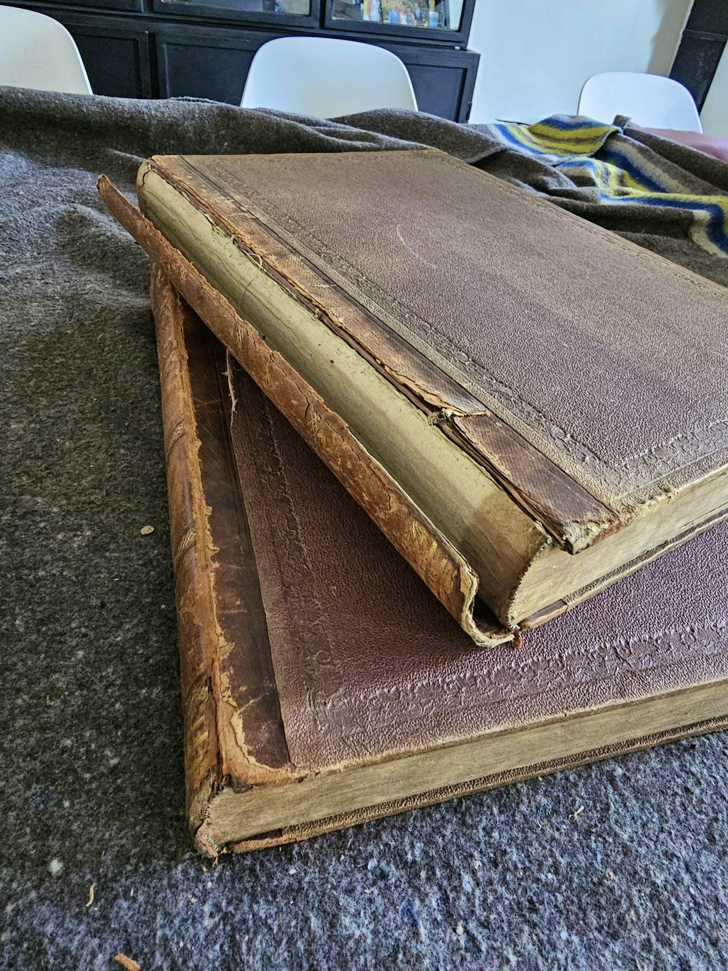 Antiquarisch Boek - Tooneel Der Vereenigde Nederlanden (deel 1 & 2) verkocht voor € 75!