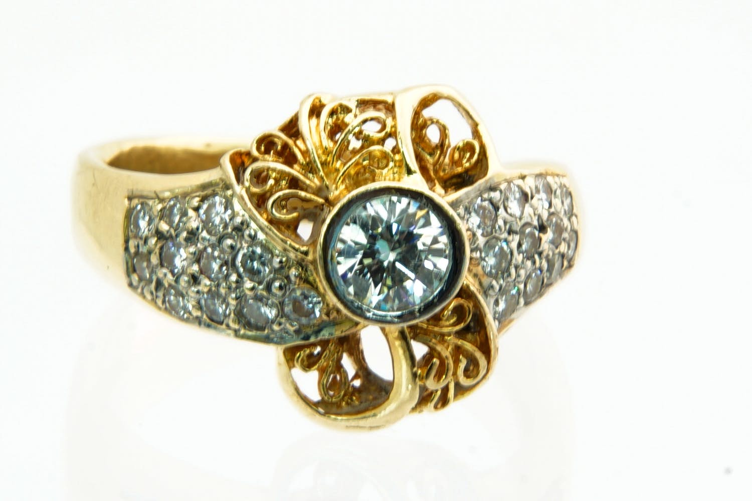 8 - Exclusieve 18Krt gouden bi-color ring met 23 steens ca 0.90ct briljant. kopen? Bied vanaf 580!