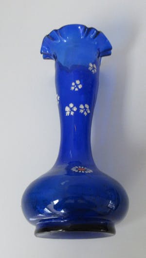 Niet of onleesbaar gesigneerd - Cobalt blauwe Boheems glazen kan en vaas kopen? Bied vanaf 10!