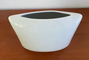 Rosamunde Nairac - Wit porseleinen "Kussen" vaas groot model uitgevoerd voor Rosenthal kopen? Bied vanaf 50!