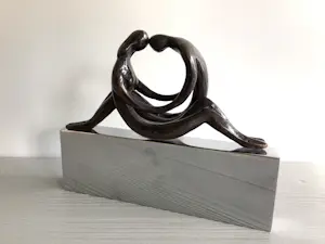 Corry Ammerlaan - Sculptuur “ Door liefde verbonden “ zeldzaam kopen? Bied vanaf 99!