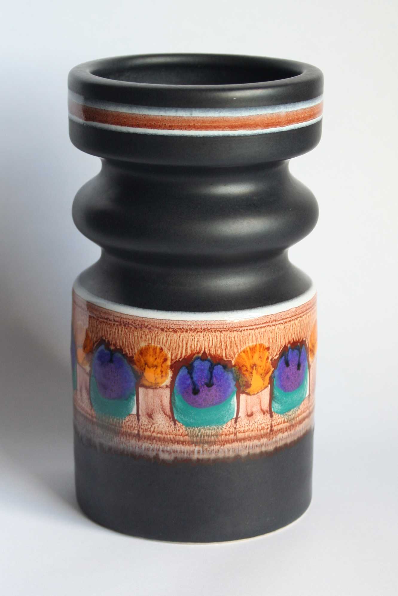 Plateelbakkerij Flora - Holland vaas 915 decor pauwoog kopen? Bied vanaf 17!