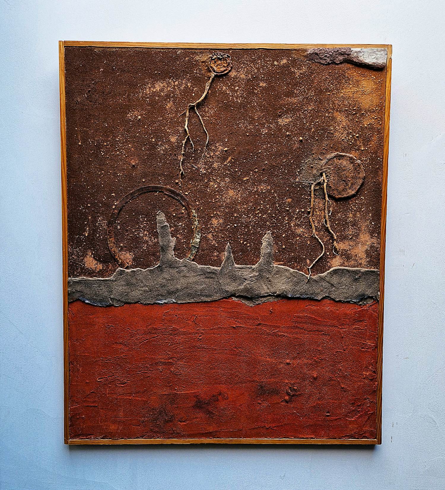 Buy Anton van den Horst - Intrigerend materie ( cement, takjes, pigment) schilderij - 1976 - gesigneerd? Bid from 48!