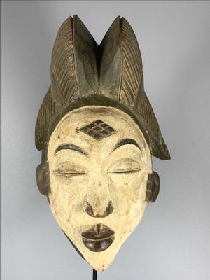 Pumu - Tribal used Old African female mask from the Punu - Gabon. kopen? Bied vanaf 65!