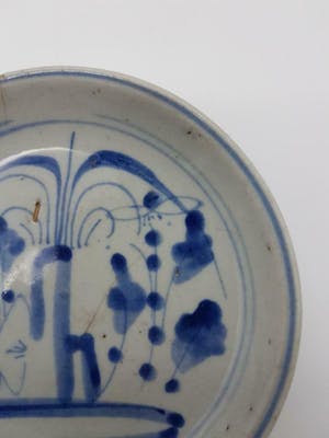 Niet of onleesbaar gesigneerd - Antiek Chinees porselein bordje blauw wit Ming periode, eind 16e -begin 17e eeuw kopen? Bied vanaf 1!