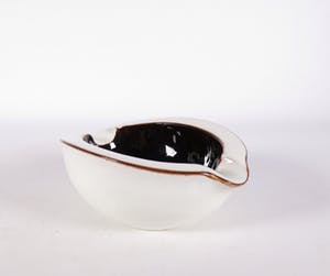 Potterie Ravelli - Aardewerk, Lot van twee asbakken, een vaas en een bakje kopen? Bied vanaf 1!