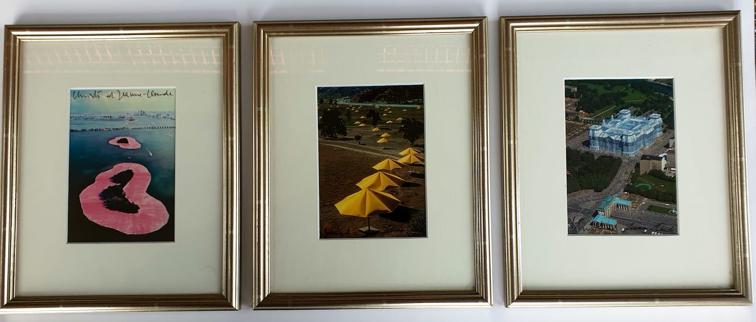 Christo - 3 gesigneerde Taschen kaarten - ingelijst - 27 x 22 cm verkocht voor € 375!