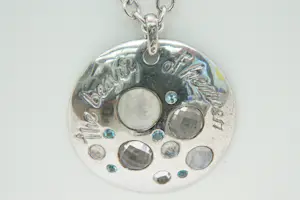 39 - Lang 1e gehlt. zilveren collier en grote "the beauty of heaven" hanger kopen? Bied vanaf 80!