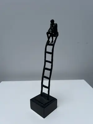 Corry Ammerlaan - Bronzen sculptuur | Even aan het nadenken kopen? Bied vanaf 20!