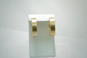 28 - Elegant paar 18 Krt  geel-gouden oorringen - meander motief kopen? Bied vanaf 240!