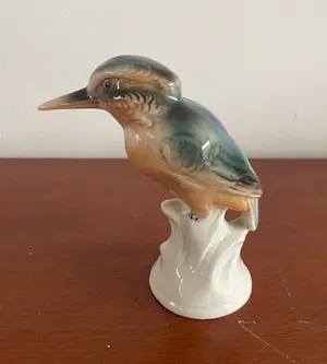 Niet of onleesbaar gesigneerd - Wagner & Apel - Porseleinen figuur van een ijsvogel kopen? Bied vanaf 10!