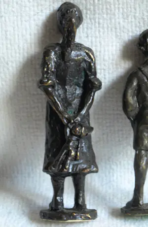 Corry Ammerlaan - 2 Bronzen beeldjes , Binkie & Sophietje kopen? Bied vanaf 1!