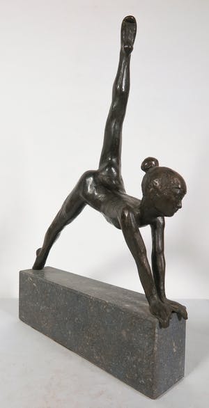 Jos Oehlen - Sierlijke brons van een turnster kopen? Bied vanaf 350!