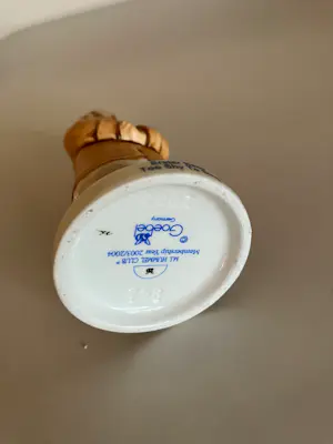 Porzellanfabrik W. Goebel - M.I. Hummel -Verlegen jongen 845 - TMK8 kopen? Bied vanaf 35!