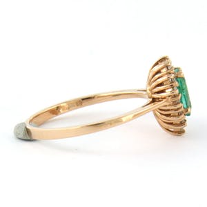 18k gouden ring bezet met smaragd en briljant geslepen diamant tot. 0.26ct kopen? Bied vanaf 500!