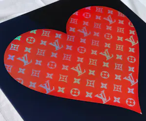 Diederik Van Apple - World Love Red LV – Limitierte Auflage 1/10 kopen? Bied vanaf 480!