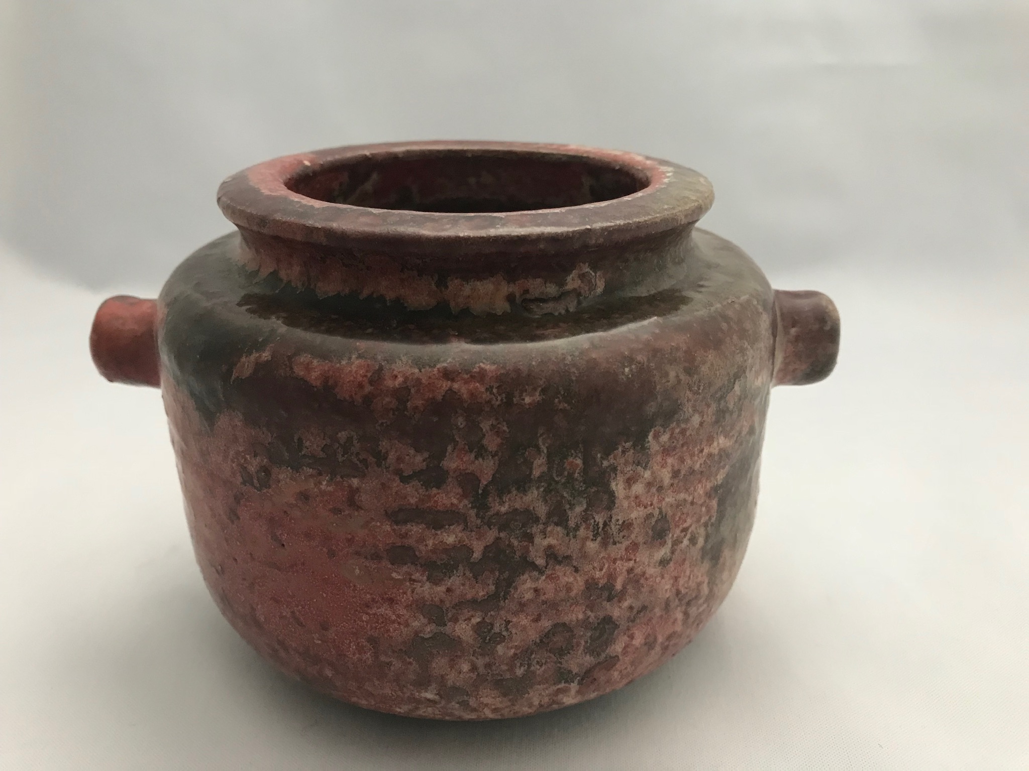Mobach Keramiek - Rood/rose pot met kleine handvaten kopen? Bied vanaf 10!