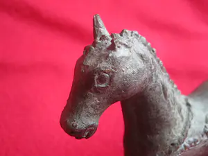 Brons (Onbekend) - De jonge hengst. kopen? Bied vanaf 30!