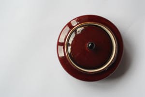 Niet of onleesbaar gesigneerd - aardewerk schaal met deksel - gemerkt 205 Germany kopen? Bied vanaf 1!