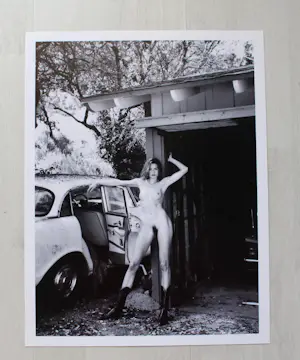 Helmut Newton - "Domestic Nude 8" (L.A.) - 1992 kopen? Bied vanaf 280!