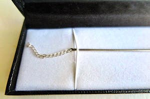 Curiosa - W. James - Zilveren armband Letter N-hanger Swarovski kristal - PRIJS VERLAAGD kopen? Bied vanaf 19!