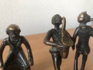 Brons (Onbekend) - 4 Bronze beelden van een orkestje. kopen? Bied vanaf 45!