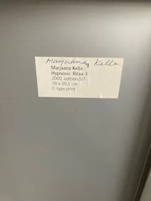 Marjaana Kella - Girl in pink cardigan kopen? Bied vanaf 350!