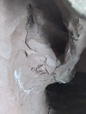 Niet of onleesbaar gesigneerd - Fraai beeld van moeder met kind in keramiek kopen? Bied vanaf 1!