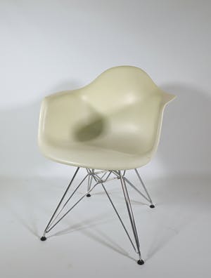 Ray en Charles Eames - Vier DAR stoelen door Vitra kopen? Bied vanaf 1!