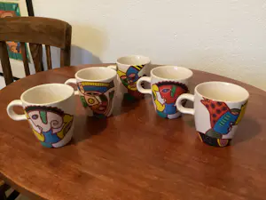 N.V. Porselein- en Tegelfabriek Mosa - Clemens Briels 5 x kleine mokken en 2 x grote mokken v Nikolai Carels kopen? Bied vanaf 20!