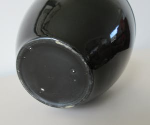 Niet of onleesbaar gesigneerd - Frankton Tegelen Zwarte Porselit Vaas kopen? Bied vanaf 1!