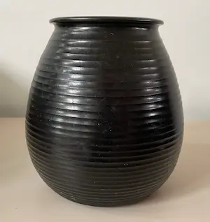 ADCO - Zwarte Ribbelvaas model 1014 kopen? Bied vanaf 1!