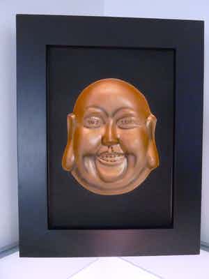 Niet of onleesbaar gesigneerd - Lachende boeddha relief ingelijst verkocht voor € 1!