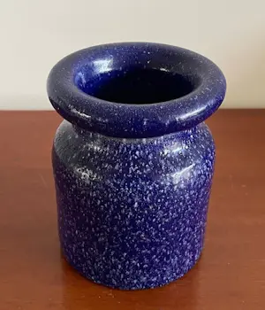 Freek Berends - Blauw wit gespikkeld studio aardewerken vaasje kopen? Bied vanaf 1!