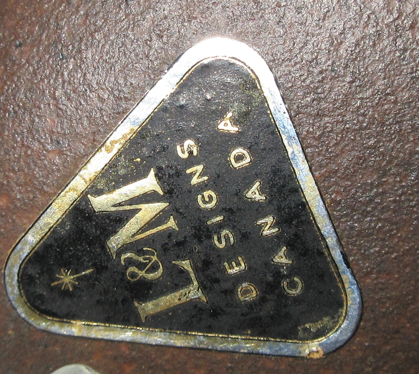 Niet of onleesbaar gesigneerd - L&M Designs Canada Studio aardewerken asbak kopen? Bied vanaf 1!