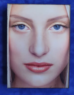 Erwin Olaf - Renee - Gesigneerd - Genummerd HC XX/XX - 2001 kopen? Bied vanaf 495!