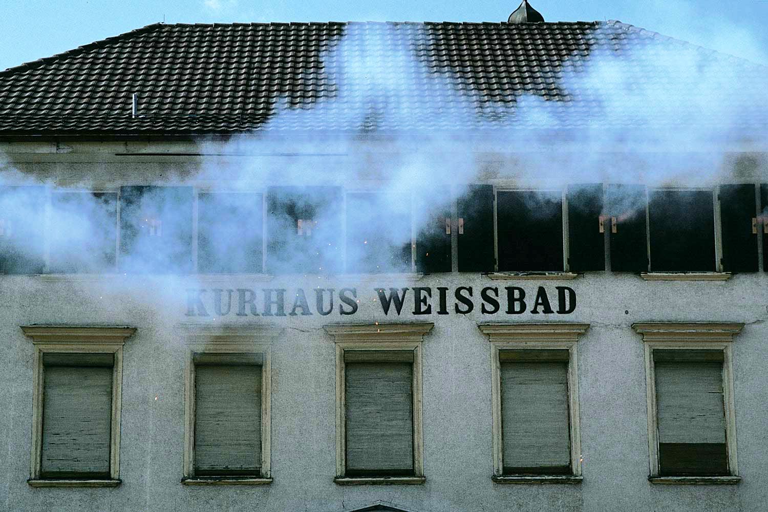 Roman Signer - item uit de serie point d'ironie kopen? Bied vanaf 1!