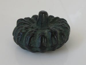 Niet of onleesbaar gesigneerd - Bronzen pompoen presse papier kopen? Bied vanaf 10!