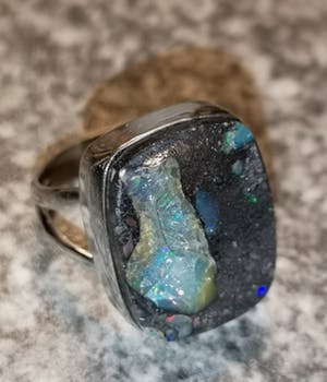 Niet of onleesbaar gesigneerd - Zilveren ring met Ethiopische opaal kopen? Bied vanaf 10!
